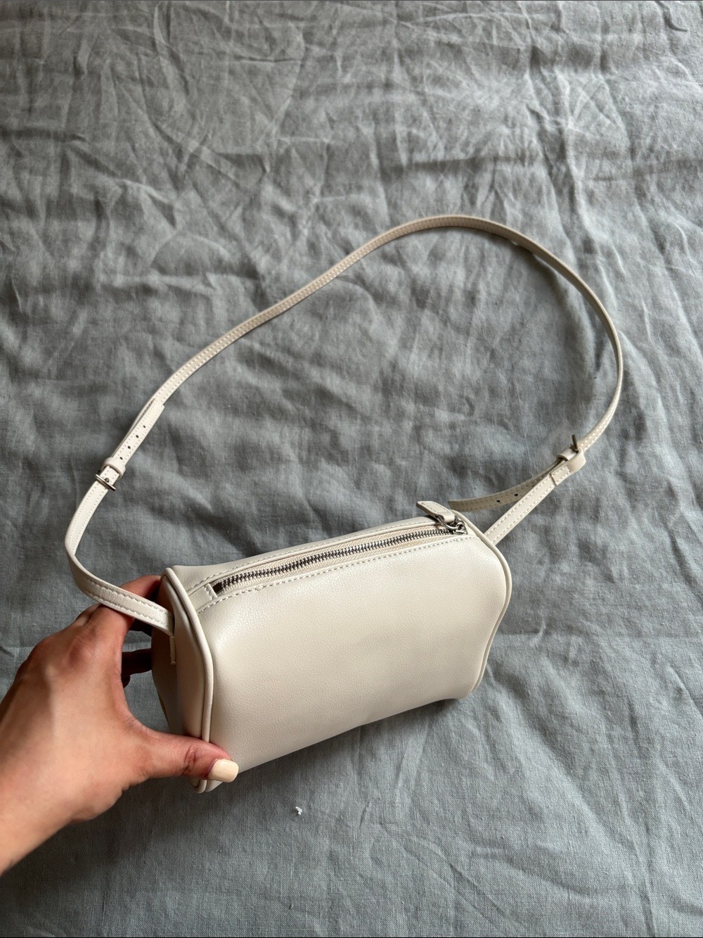 Minimal Leather Crossbody Bag in Cream